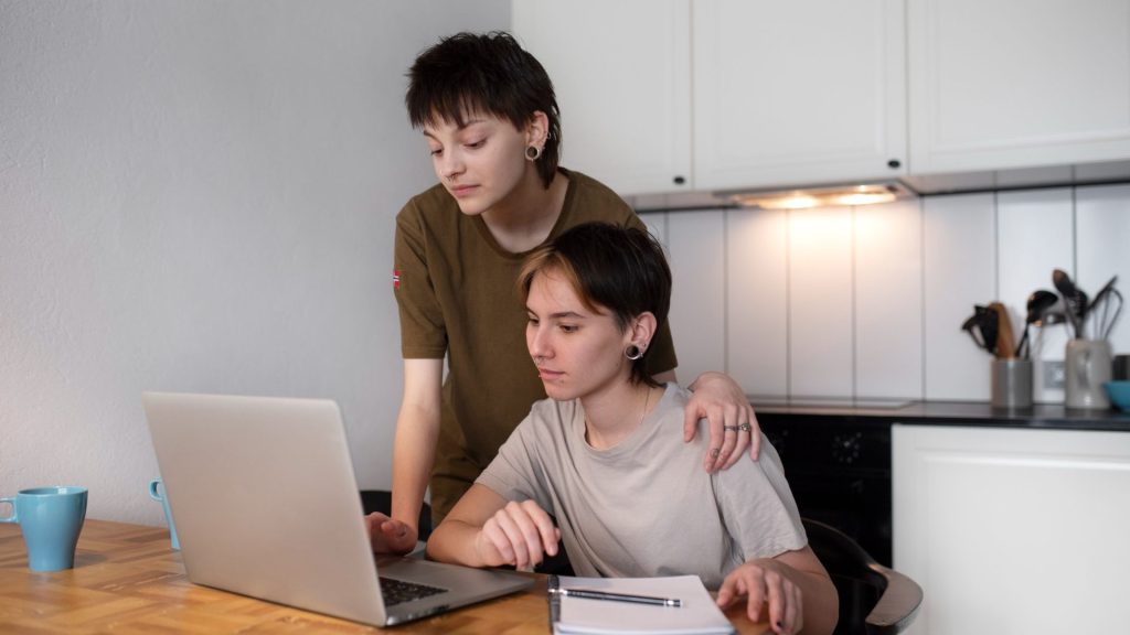 Social media exposure to drugs